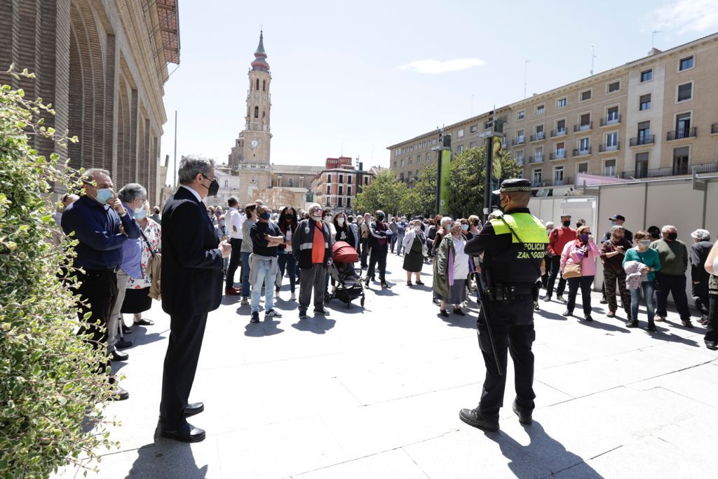 Minuto de silencio en el Ayuntamiento de Zaragoza