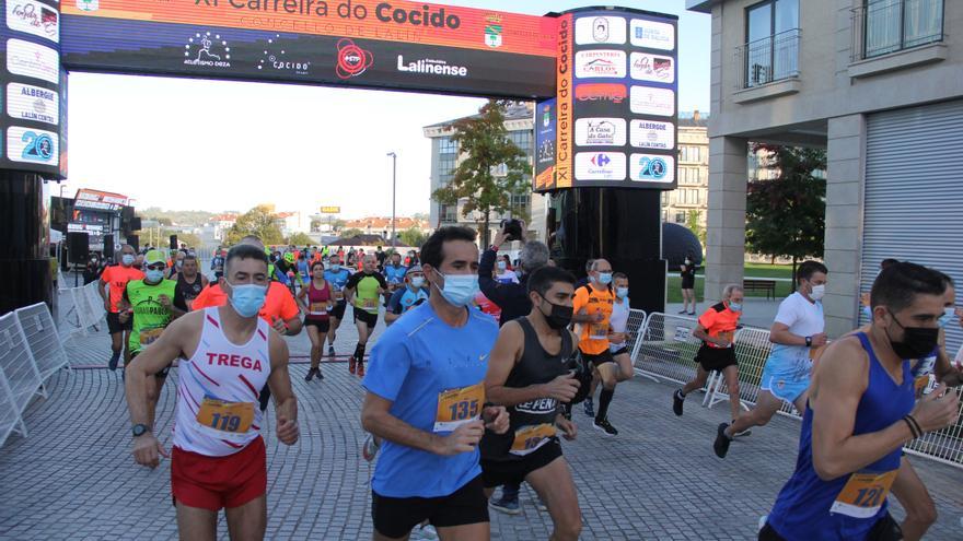 Así fue la salida de la XI Carreira do Cocido de Lalín.