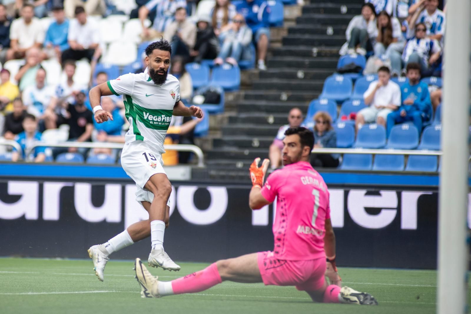 El Elche manda en el campo y en el marcador
