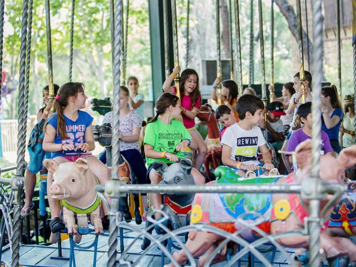 Tiovivo del Parque de atracciones de Madrid.