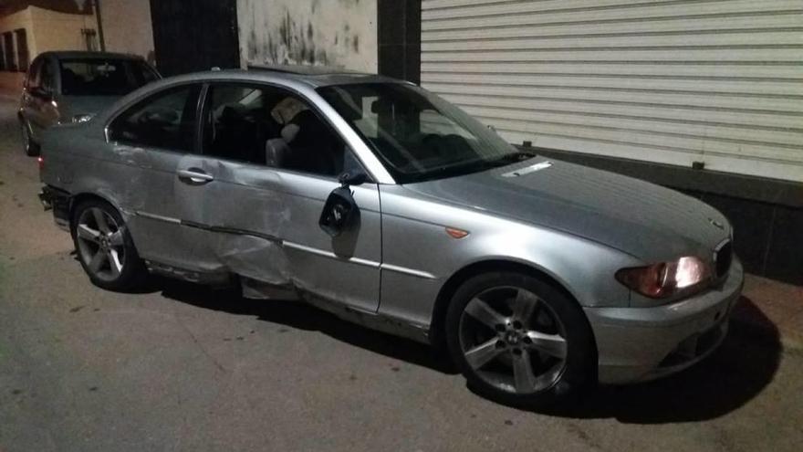 Roba un coche y lo estampa en Los Alcázares