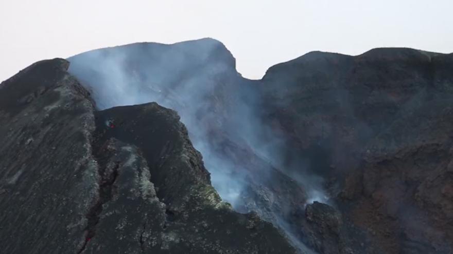 Parte superior del edificio volcánico creado por la erupción en La Palma