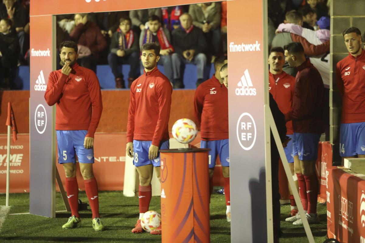 Partido de la Copa del Rey entre el Atlético Saguntino y el Rayo Vallecano.