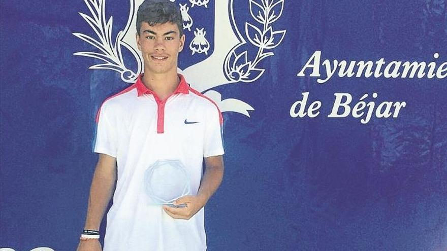 Pozoblanco acoge el campeonato provincial benjamín de tenis y blas garcía alcanza los cuartos con la selección