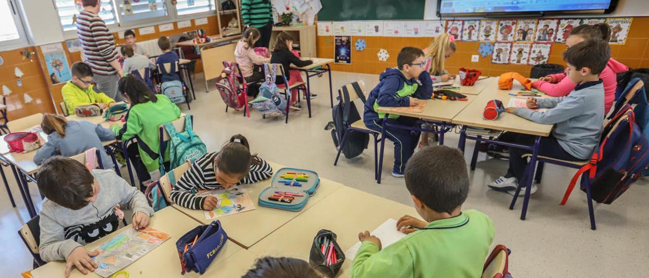 El conjunto de trabajos artísticos realizados por el alumnado del colegio público Manuel Riquelme de Hurchillo, gracias al desarrollo en el aula del innovador proyecto creativo «El Atelier».