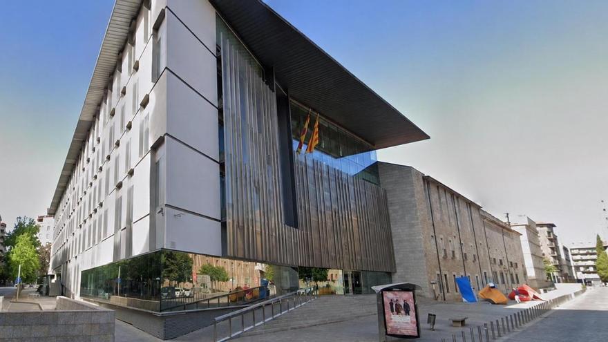 La seu de la Generalitat de Girona és on hi ha l'oficina de l'Agència Catalana de Consum de la província.