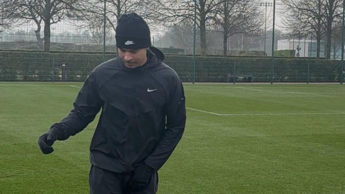 Dele Alli, entrenando en la Ciudad Deportiva del Tottenham