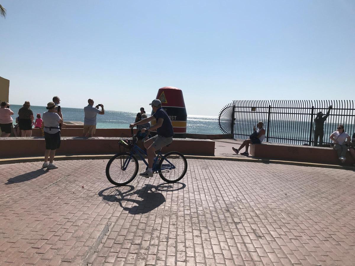 Sube un 5,1% el número de españoles que residen en el extranjero.