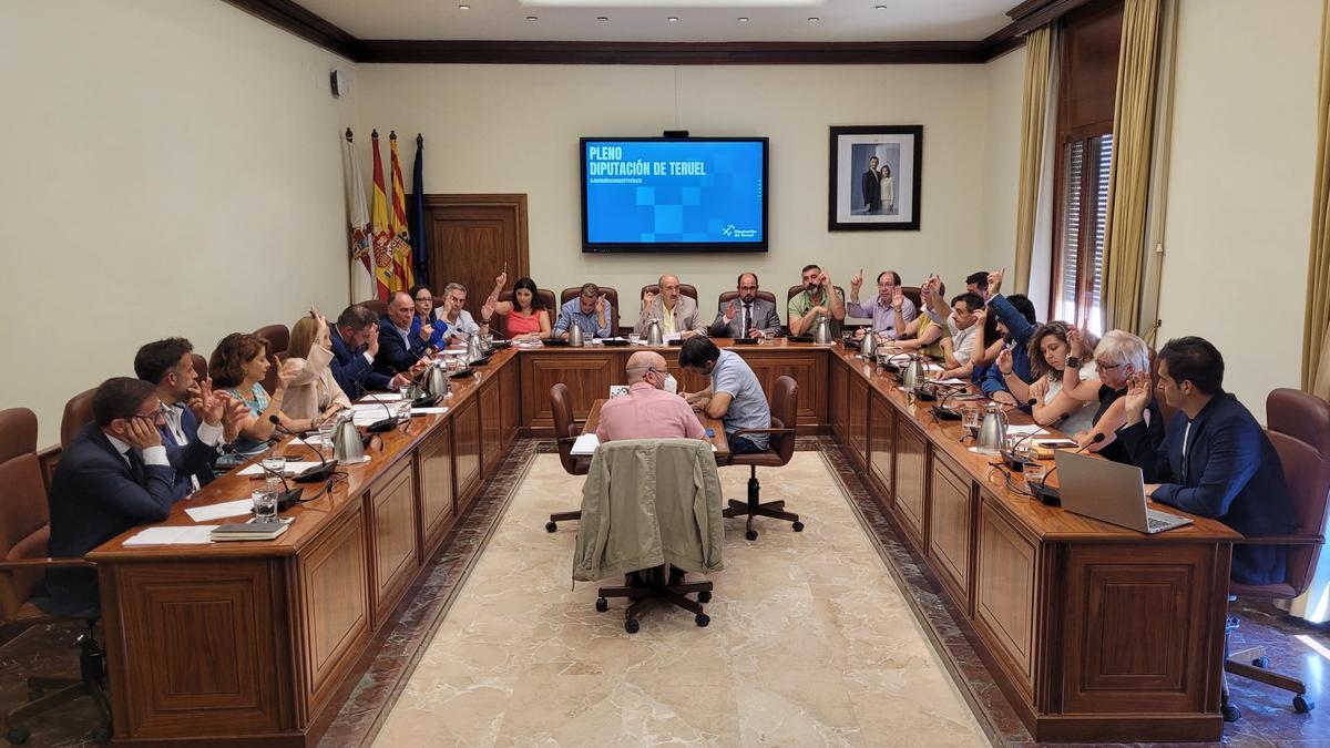 Pleno de la Diputación de Teruel.