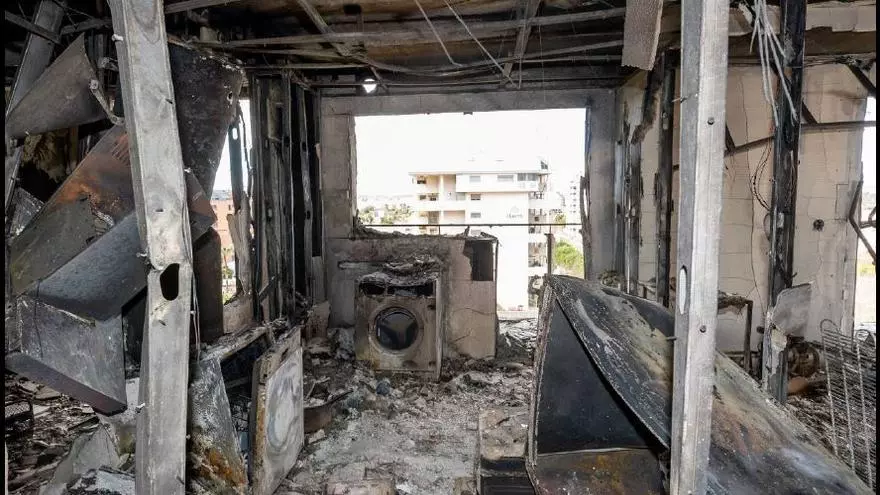 Una fuga del gas refrigerante de la nevera del piso 86 propició el inicio del incendio de Campanar