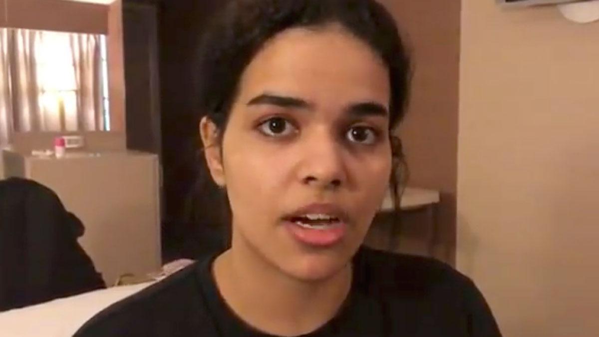 Rahaf Mohammed Al-Qunun, la joven saudí que huye de su familia, pide asilo en Tailandia.