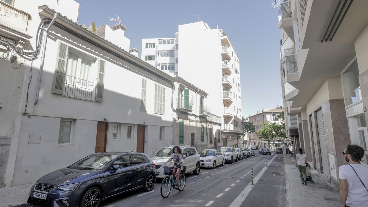 Calle de Son Espanyolet con chalets nuevos.