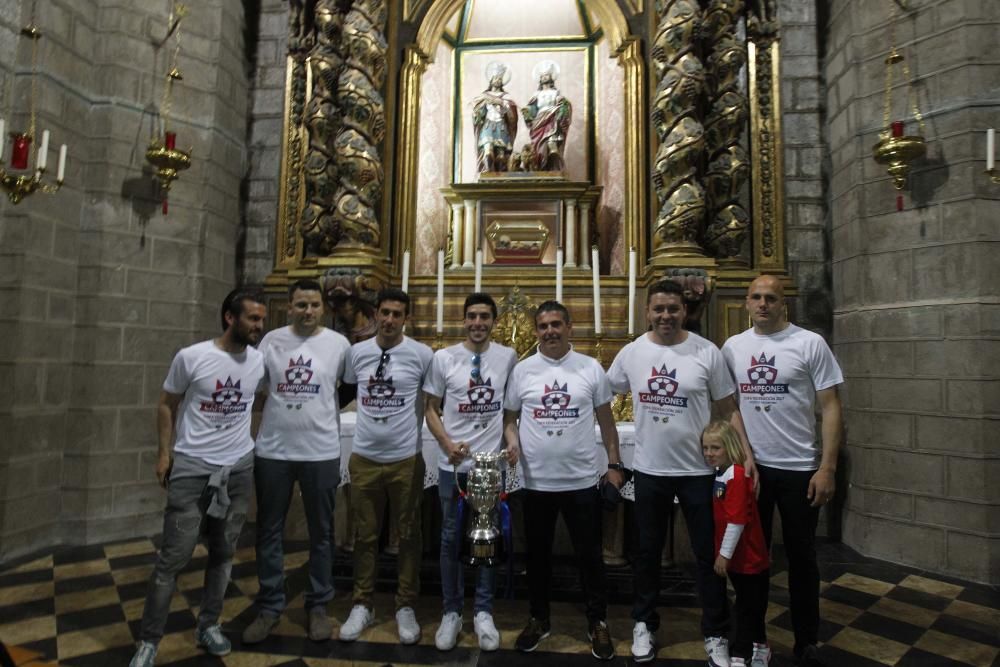 El Saguntino celebra el título de Copa a lo grande