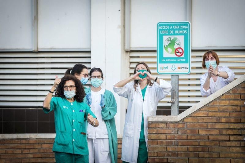 Trabajadores de FCC homenajean a los sanitarios del Servet