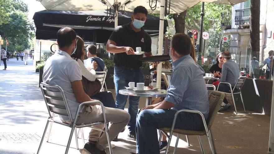 Terrassa d&#039;un bar a la Rambla de Catalunya