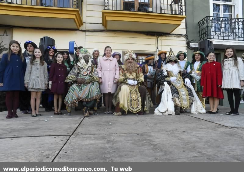 Los Reyes Magos reparten regalos en la provincia