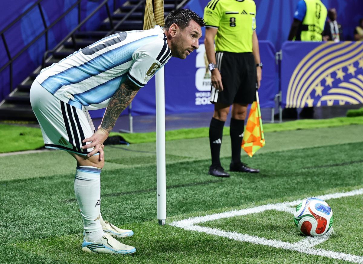 Messi escribe otra página inolvidable para que Argentina sobreviva ante Egipto