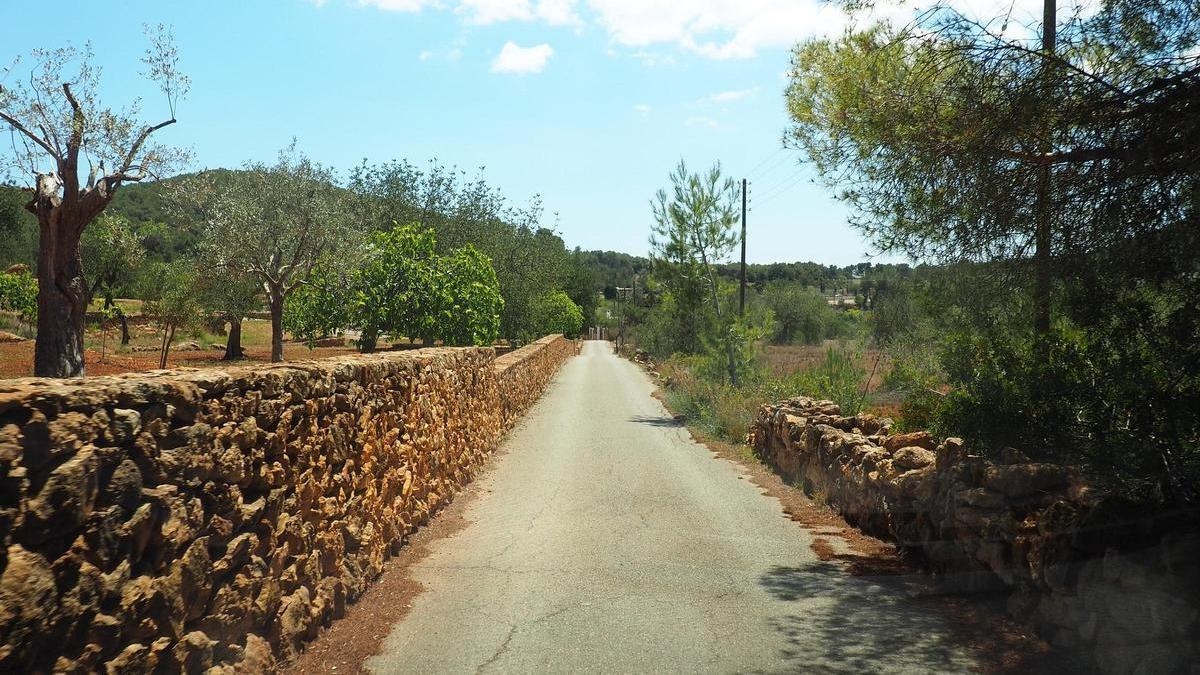 Aprobado el primer catalogo de caminos de Ibiza.