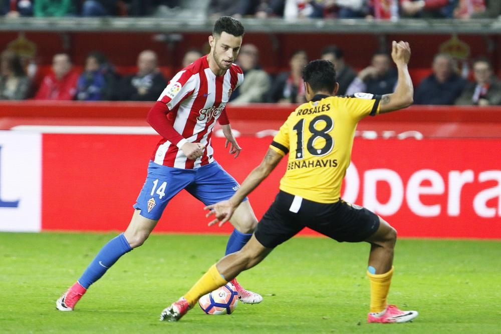 El partido entre el Sporting y el Málaga, en imágenes