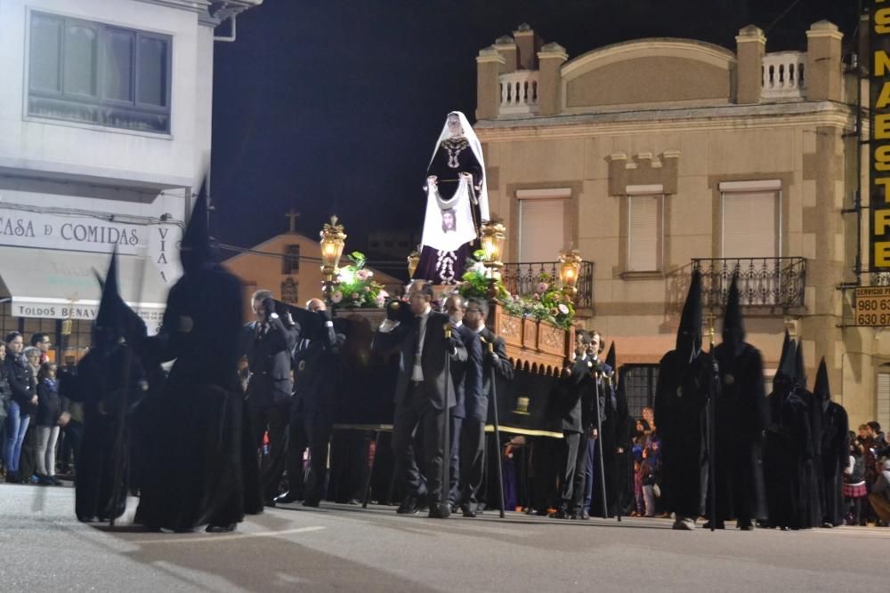 La Procesión de las Tinieblas enmudece la ciudad