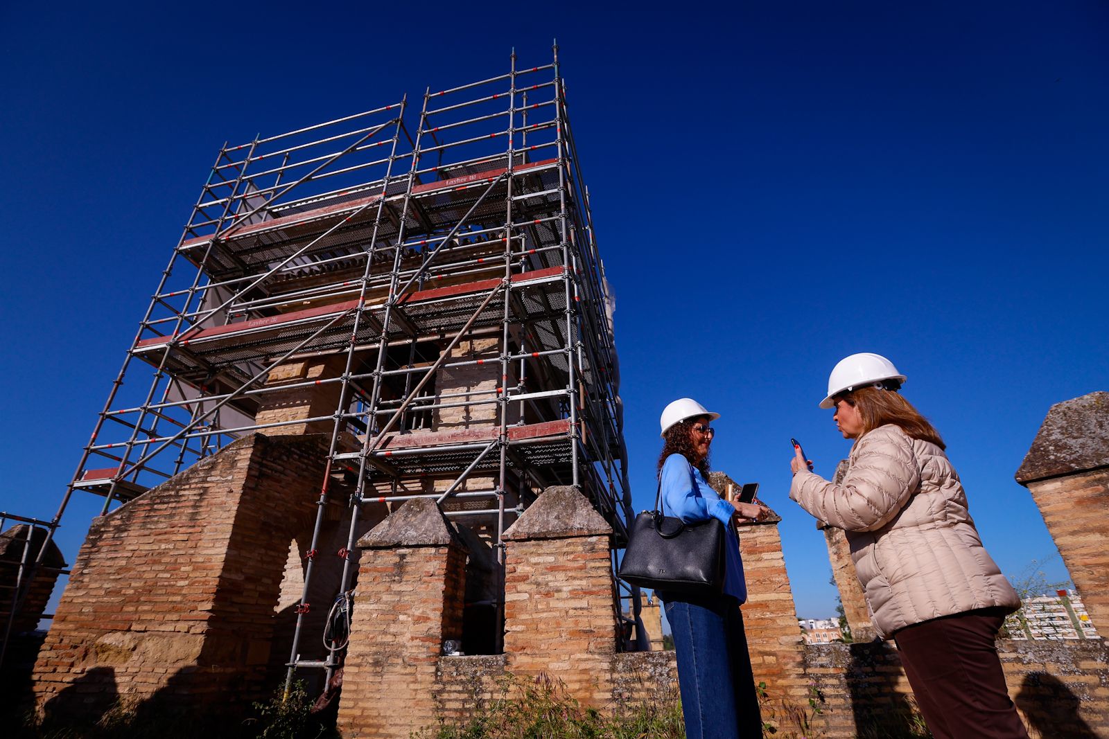 La restauración de la Torre del Homenaje y de la cubierta del Salón de Mosaicos