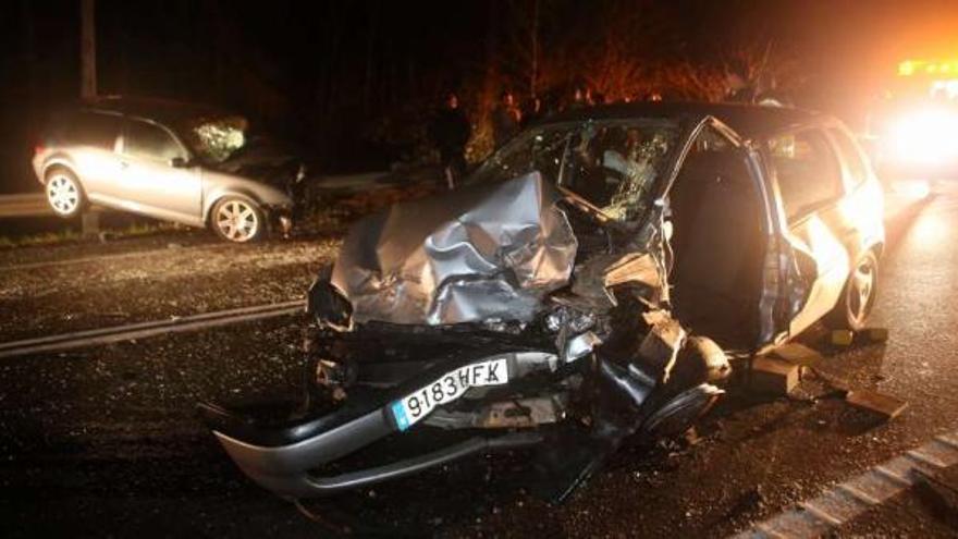 Tres heridos, dos graves, en una colisión frontal en la carretera Tui-A Guarda