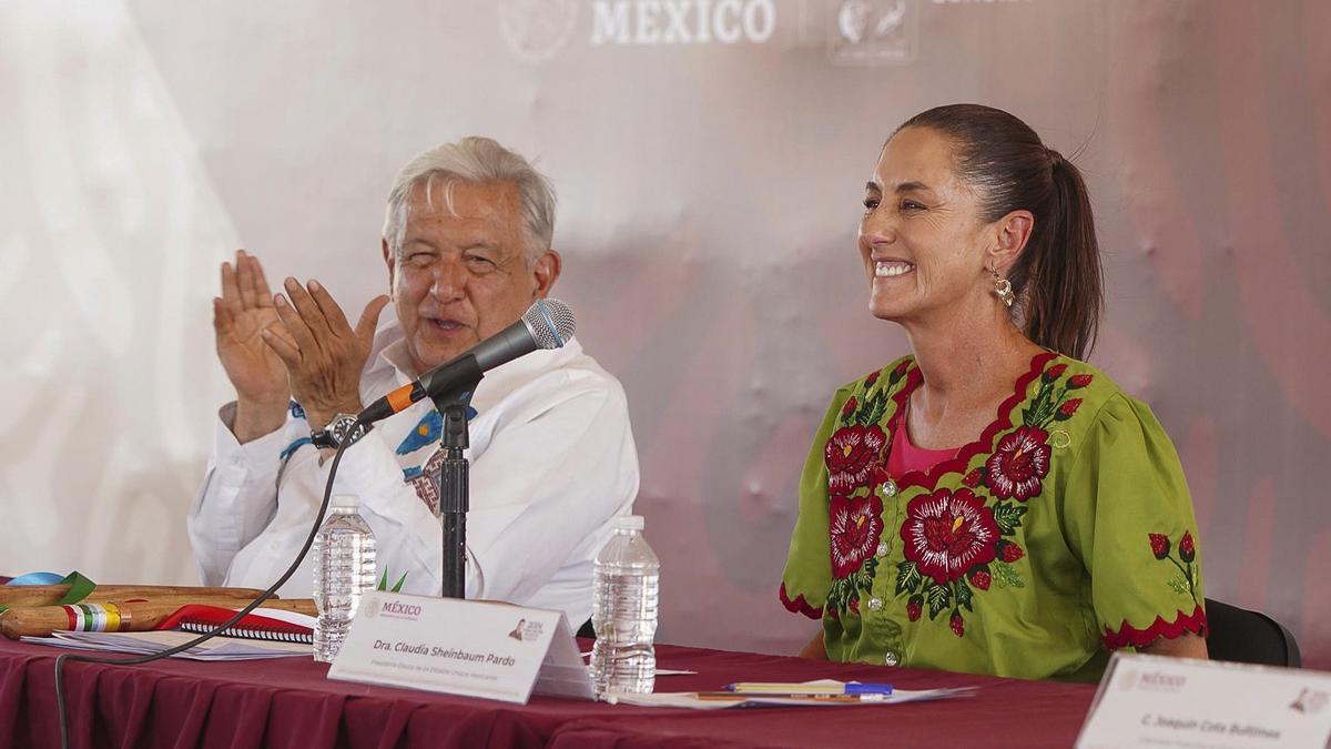 El presidente de México, Andrés Manuel López Obrador y la presidenta electa de México, Claudia Sheinbaum.