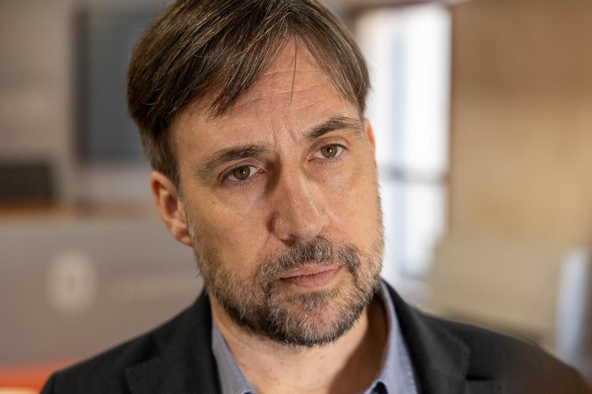 Otra imagen del también subdirector científico del Instituto de Investigación Sanitaria y Biomédica de Alicante