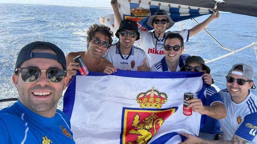 Los 'patrones' del Real Zaragoza ya navegan destino Ibiza: "Por cielo, mar y tierra. Lo que sea por el Zaragoza"