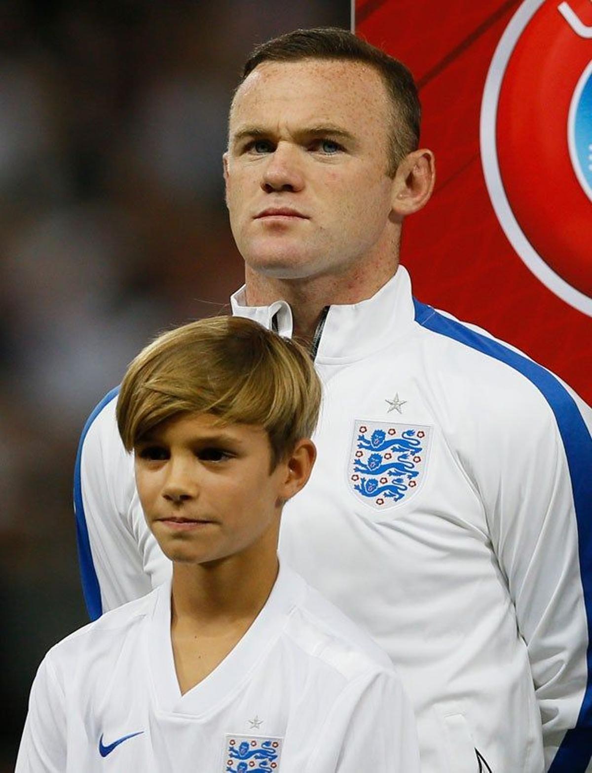 Romeo Beckham, feliz de acompañar al equipo de Inglaterra en Wembley