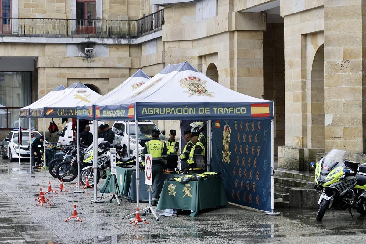 El dispositivo de la Guardia Civil en Gijón para la Vuelta a España Femenina, en imágenes