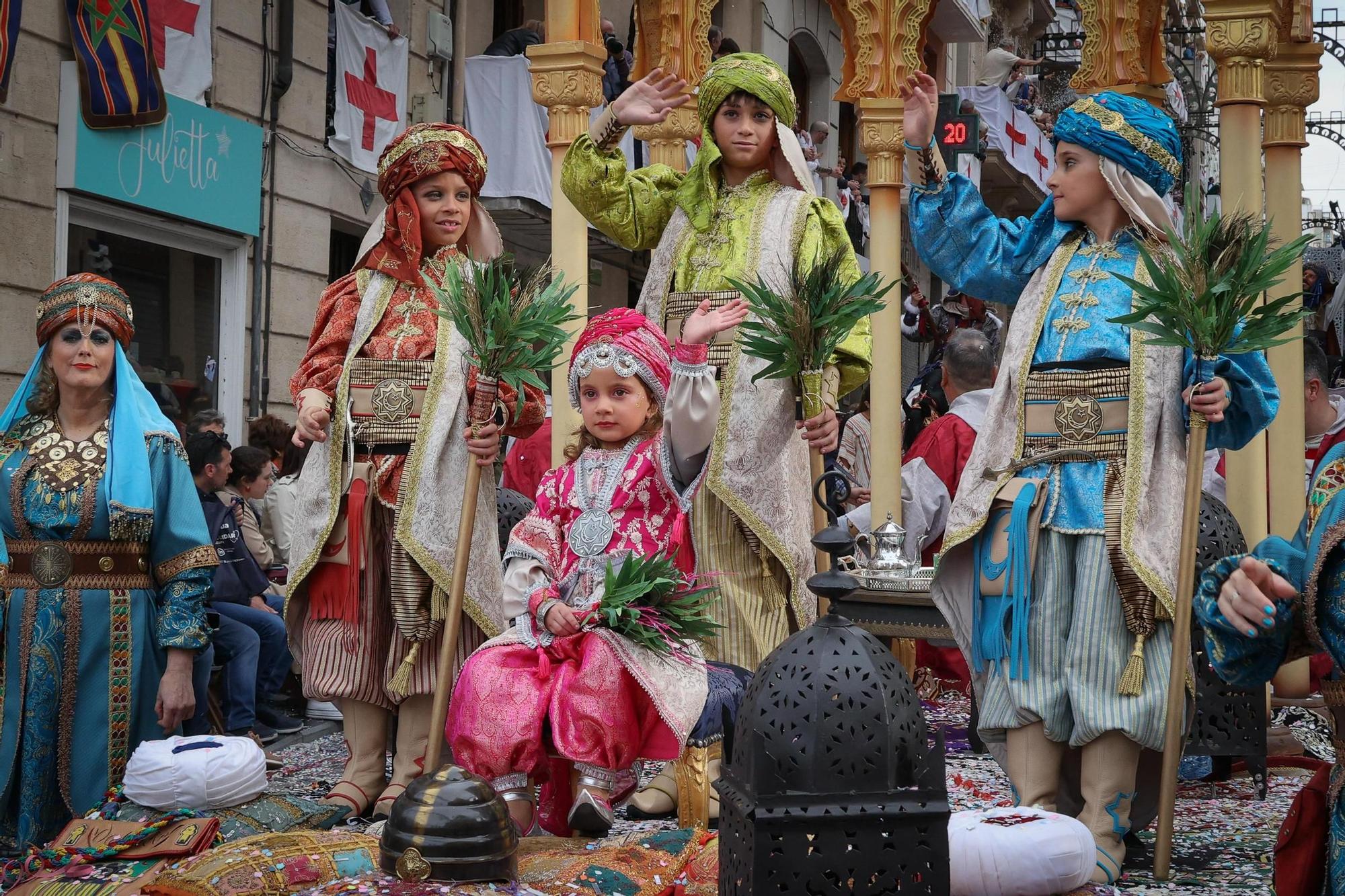 La Entrada Mora de Alcoy devuelve a la vida a Al-Azraq