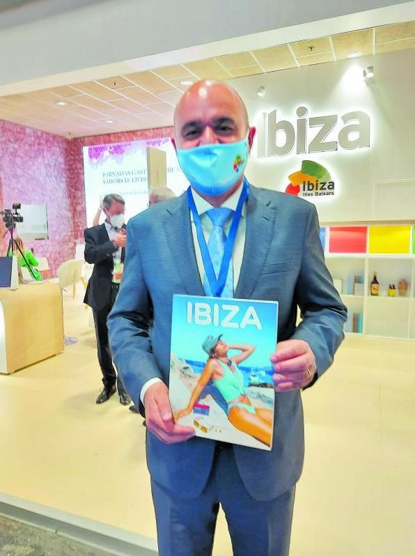  El presidente del Consell de Ibiza, Vicent Marí, con La Guía.