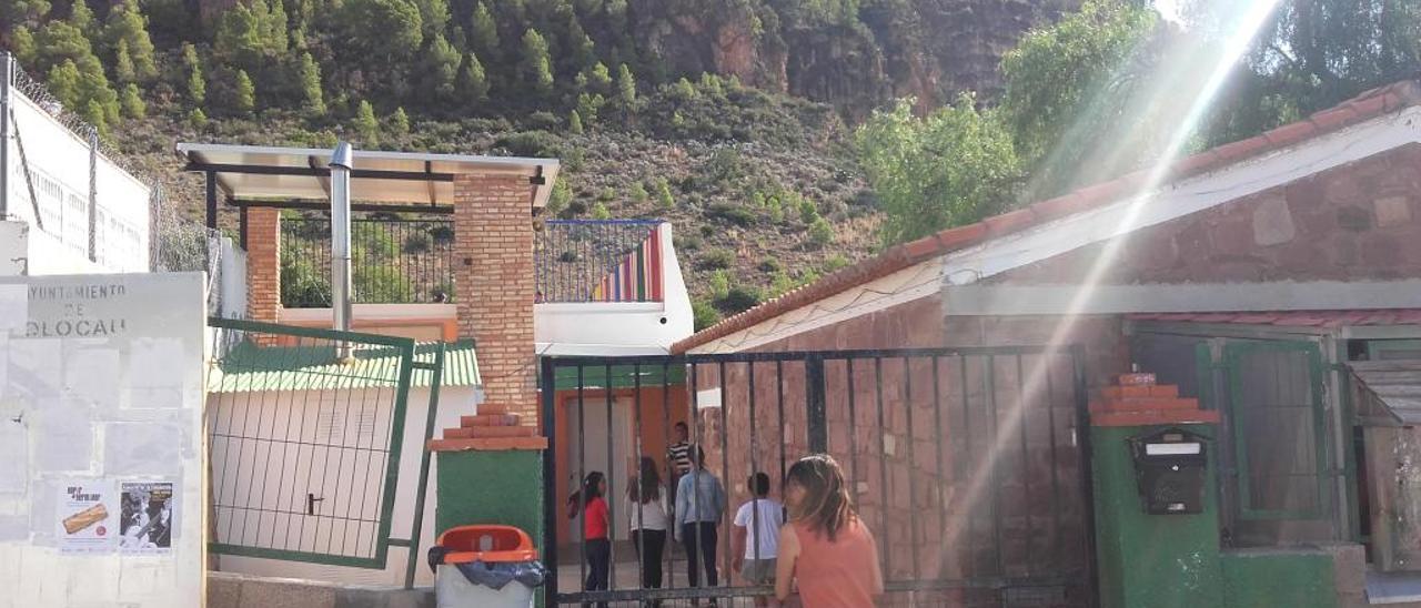 Los alumnos de Olocau irán a barracones hasta que se construya el nuevo colegio
