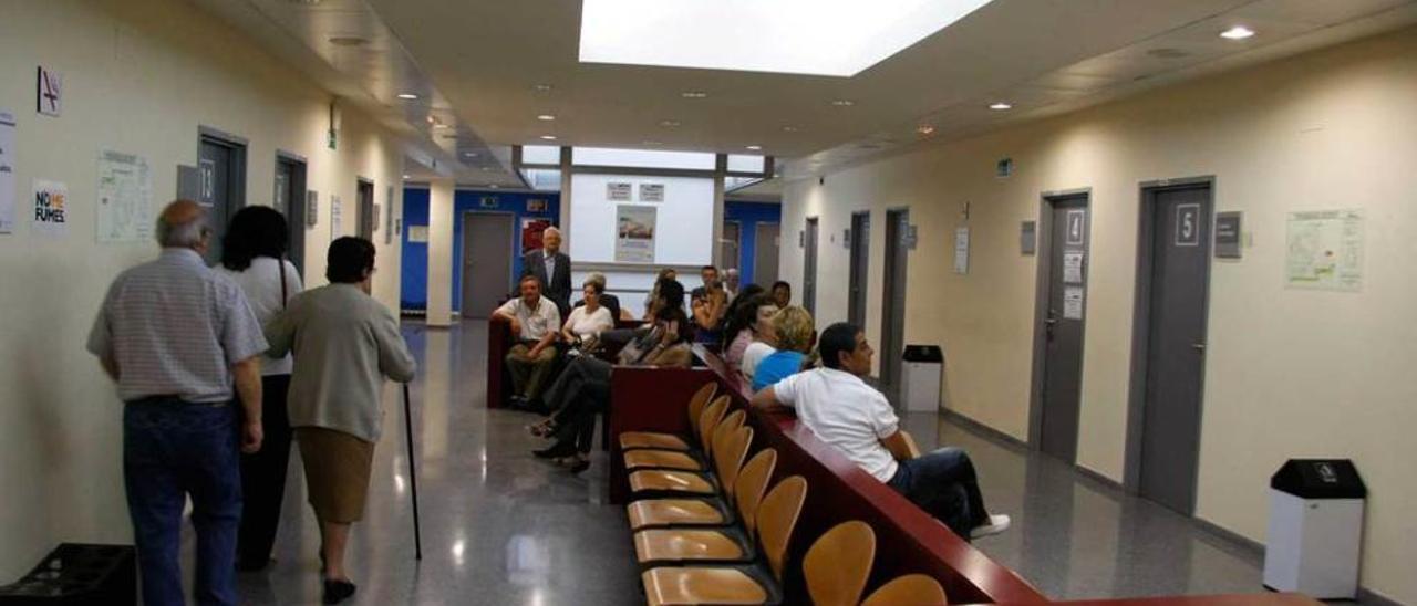 La sala de espera de la zona de consultas externas del Hospital Valle del Nalón.