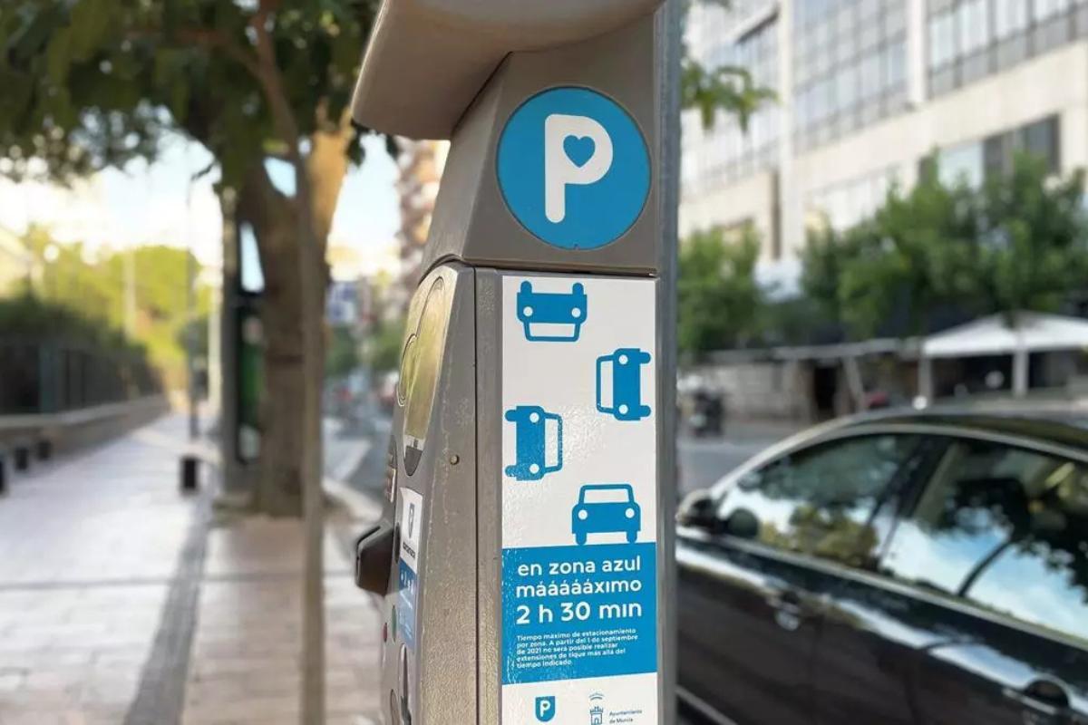 Parquímetros por la noche a partir de las 21.00 y también los domingos se aprueba el inesperado cambio a la hora de aparcar en zona azul
