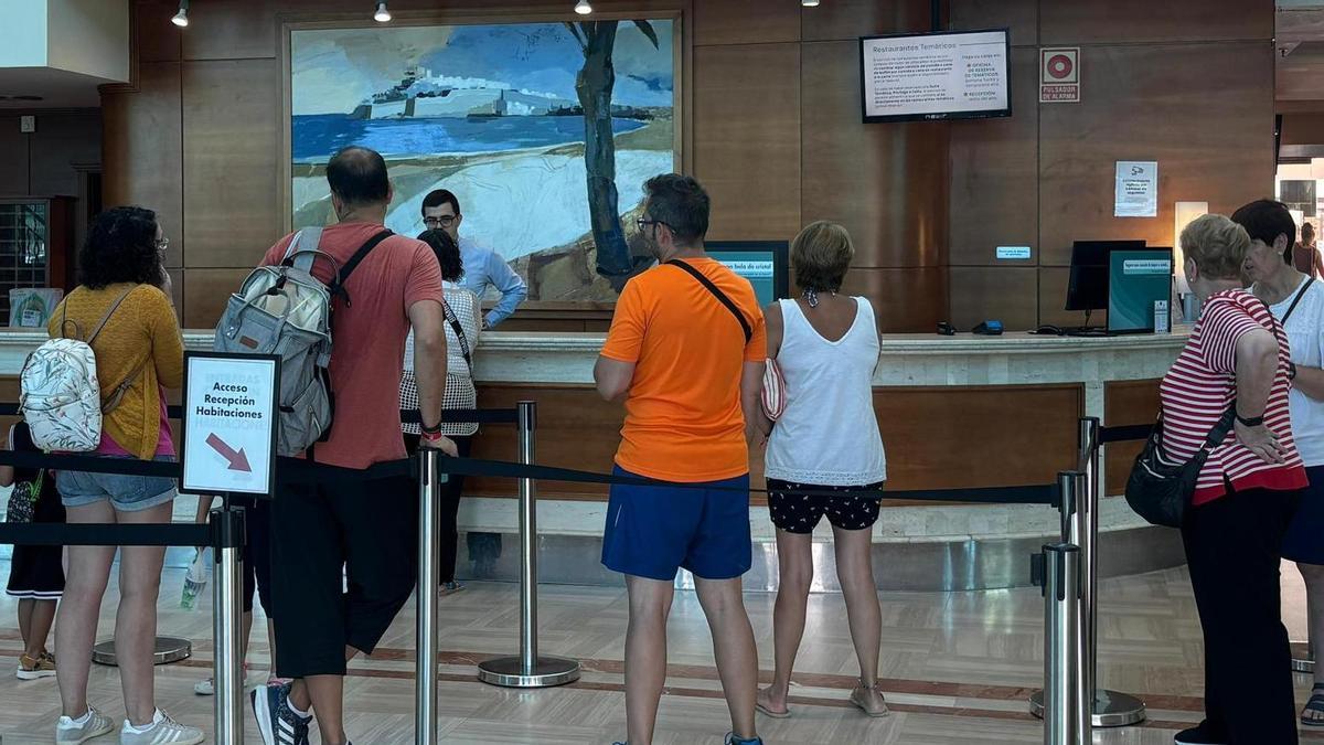 Recepción de un hotel de Peñíscola.