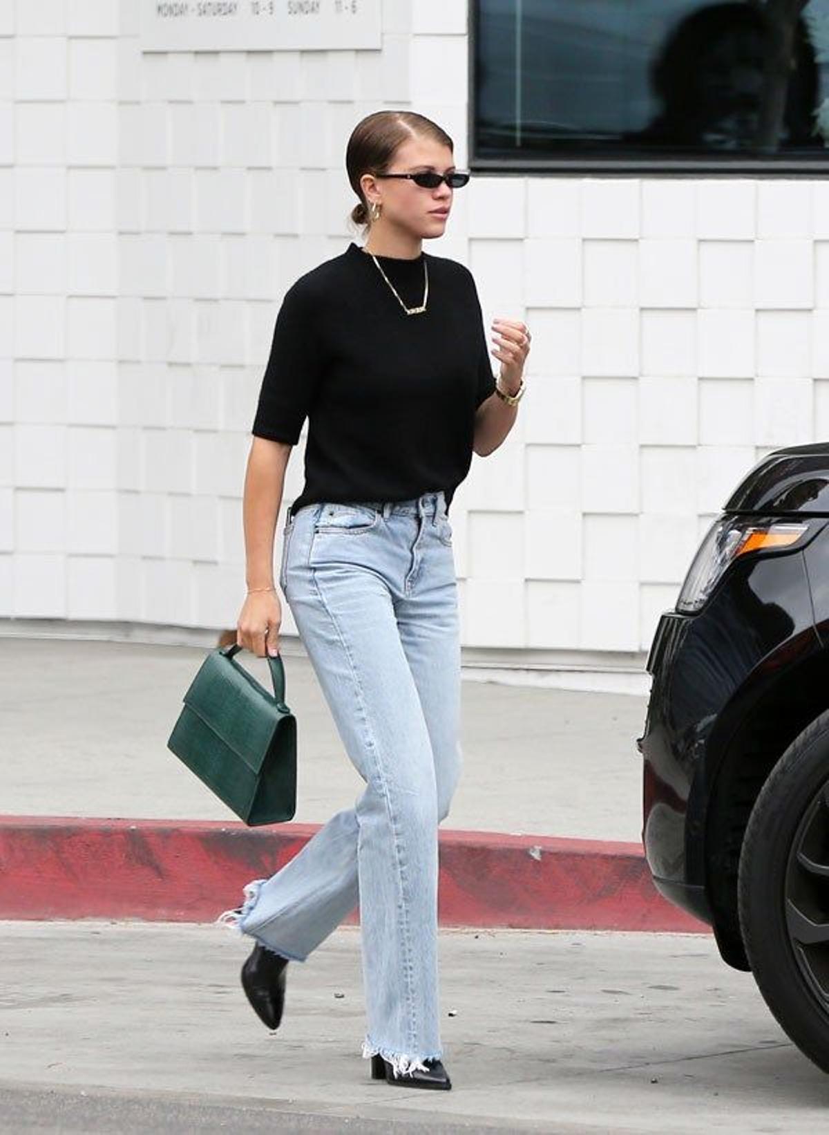 Sofia Richie con look girlboss