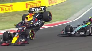 Max ha salido volando tras su toque con Hamilton