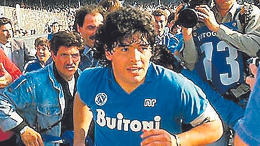 Diego Armando Maradona, en su etapa en el Nápoles.