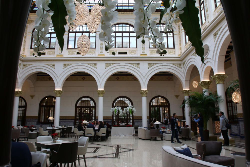 El Gran Hotel Miramar, de cinco estrellas gran lujo, abrió sus puertas al público este pasado domingo, 1 de enero, de manera parcial con un número determinado de habitaciones y servicios que permiten