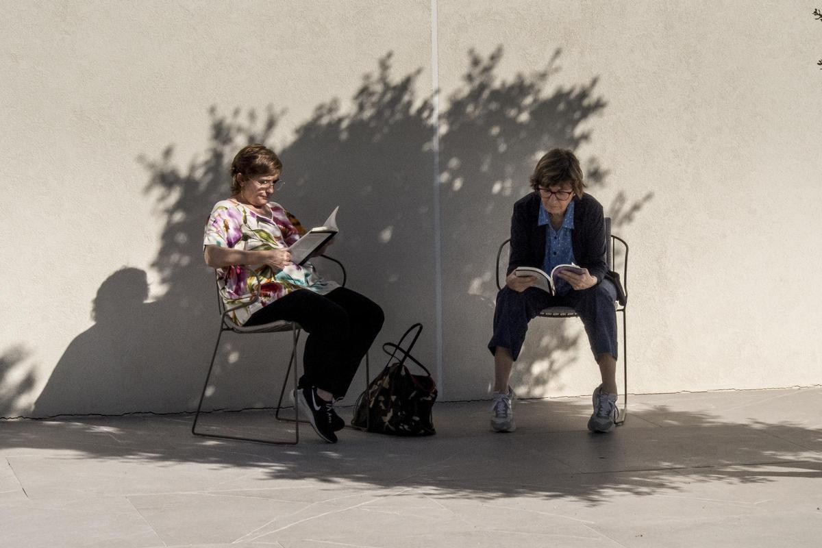 Dos lectoras en un retiro lector de Remanso