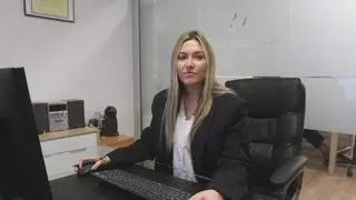 Clara, la abogada más joven de Ourense: «La vocación me viene desde pequeña; mi abuelo hablaba de Derecho en las comidas familiares»