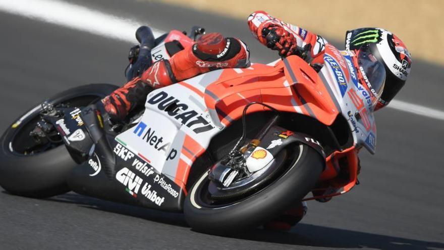 Jorge Lorenzo, que hoy arrancará décimo en Le Mans, rodando ayer en el circuito de Le Mans.