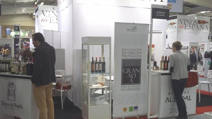 Toro Albalá promociona sus vinos en una feria de Francia