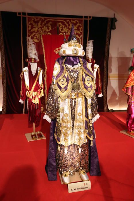 Presentación de los trajes de Reyes Magos de Málaga.