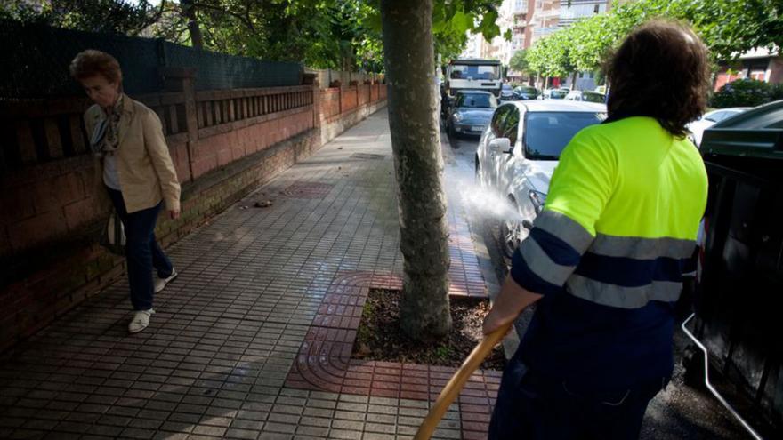 Daorje mantiene, hasta que se resuelva su recurso, la limpieza viaria en Castrillón