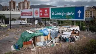 "Soy pensionista, cobro mil euros y vivo debajo de un puente desde hace un año"