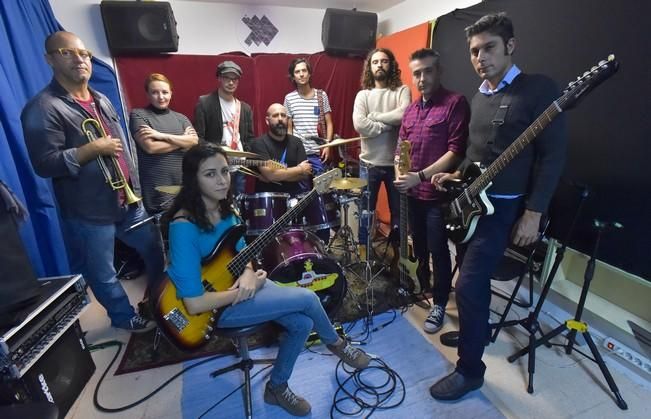 Ensayo de los grupos The Birkins y La Volpe Band