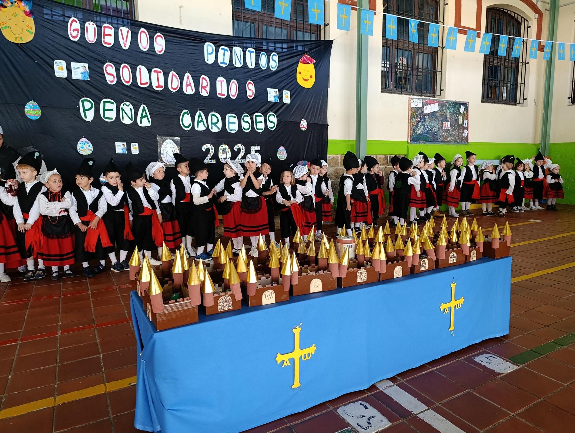 Así fue el Mercadillo de Güevos Pintos Solidarios del Peña Careses